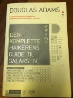 Den Komplette Haikerens Guide til Galaksen